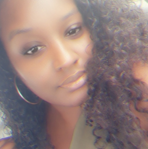 Meet your Posher, Latesha - Picture 1 of 1